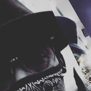 Meet your Posher, Malik